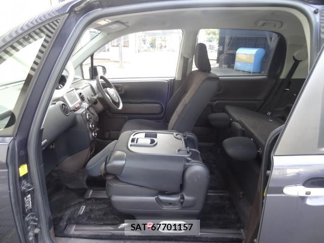 Toyota SPADE 2013-10 8282939-6