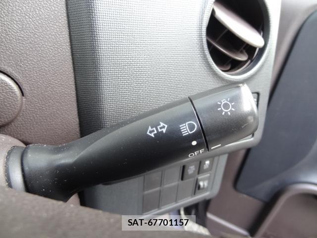 Toyota SPADE 2013-10 8282939-7