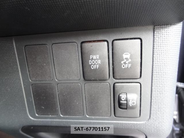 Toyota SPADE 2013-10 8282939-8