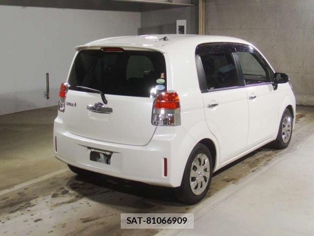 Toyota SPADE 2017-05 8284383-1