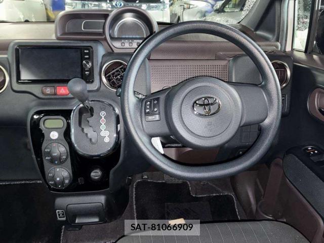 Toyota SPADE 2017-05 8284383-2