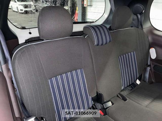 Toyota SPADE 2017-05 8284383-4