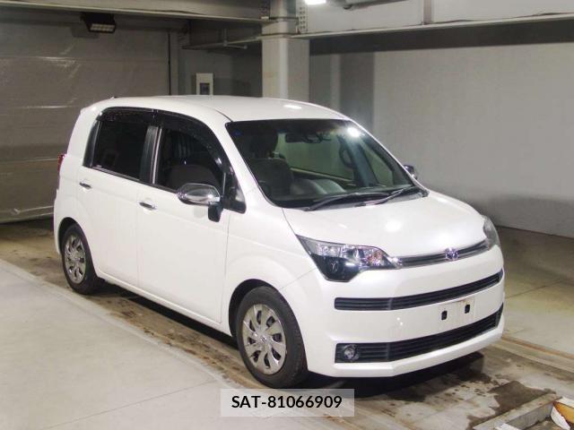Toyota SPADE 2017-05 8284383-5