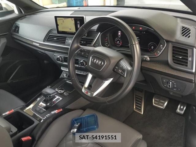 Audi SQ5 2018-01 8284692-2