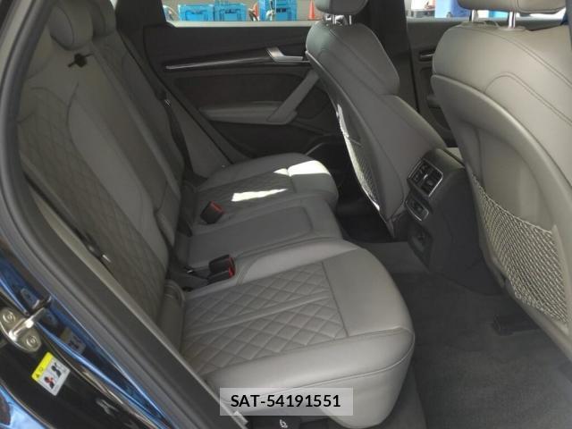 Audi SQ5 2018-01 8284692-3
