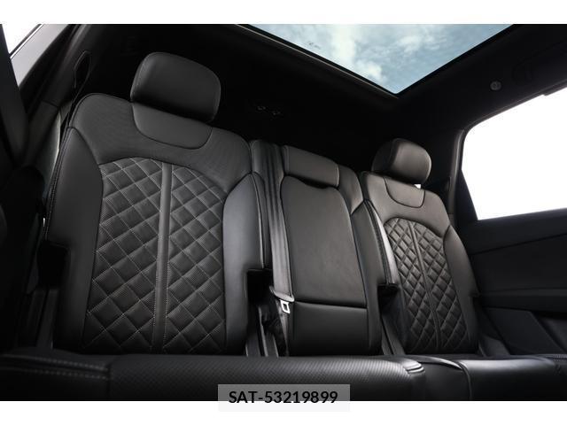 Audi Q7 2024-02 8285237-13