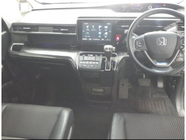 Honda e 2015-06 8277037-2
