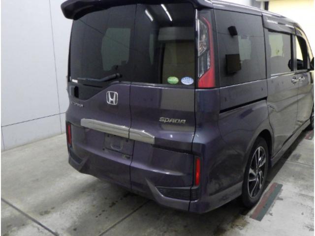 Honda e 2015-06 8277037-9