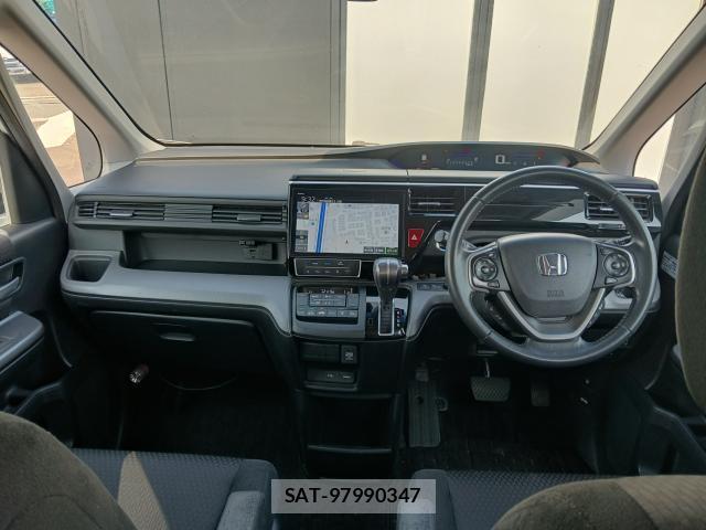 Honda e 2019-07 8277179-10