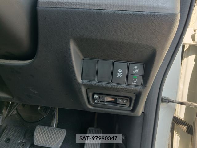 Honda e 2019-07 8277179-12