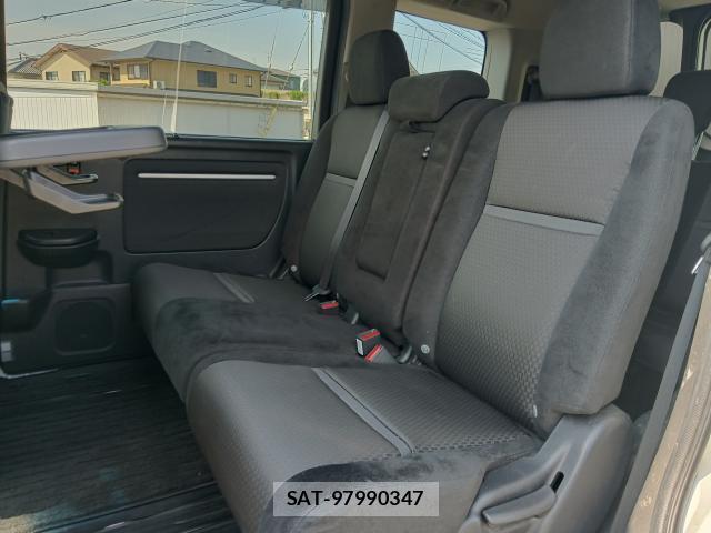 Honda e 2019-07 8277179-19