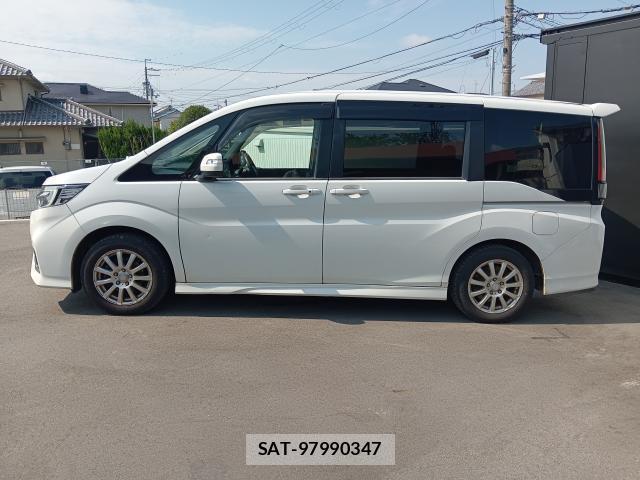 Honda e 2019-07 8277179-7