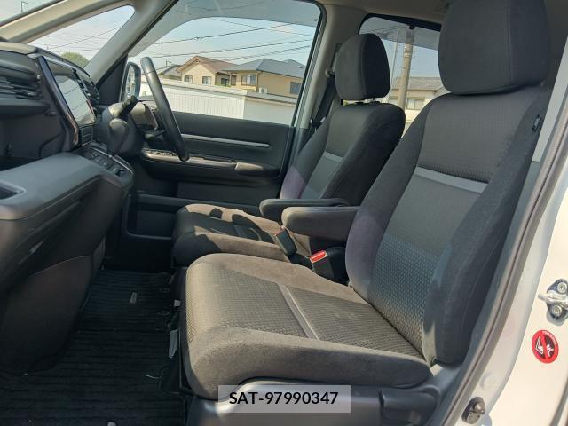 Honda e 2019-07 8277179-9