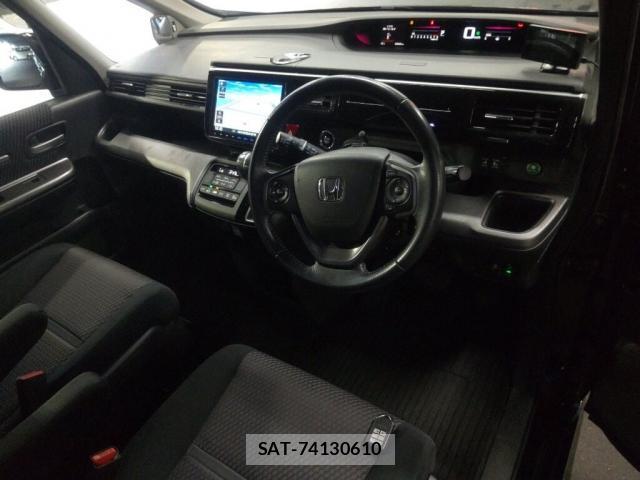 Honda e 2015-05 8277469-2
