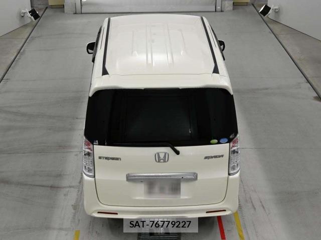 Honda e 2010-02 8277908-11