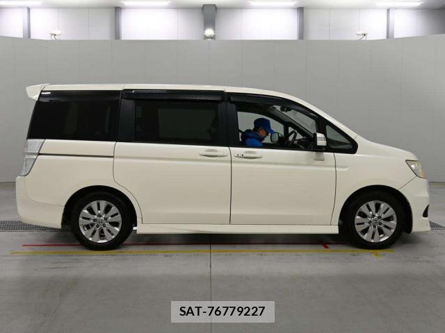 Honda e 2010-02 8277908-3