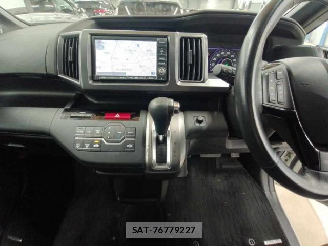 Honda e 2010-02 8277908-4