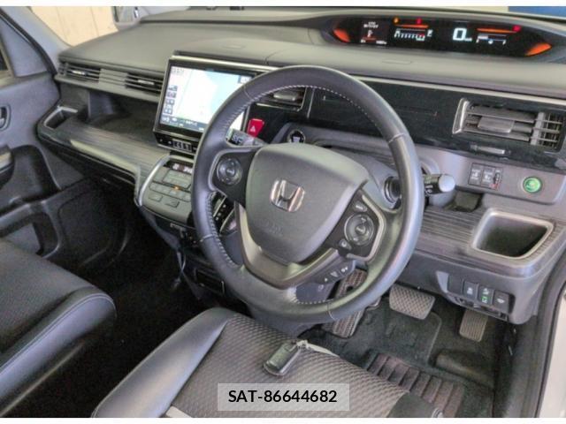 Honda e 2015-11 8278243-2