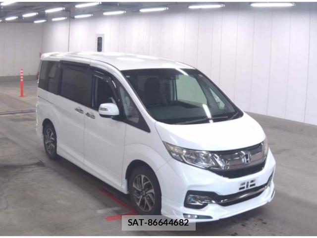 Honda e 2015-11 8278243-3