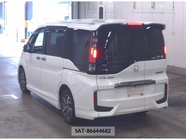 Honda e 2015-11 8278243-4