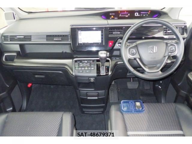 Honda e 2015-05 8278250-2