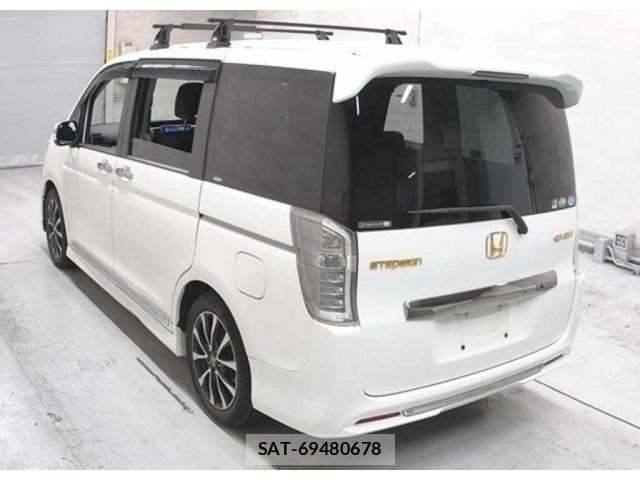 Honda e 2013-09 8278346-1
