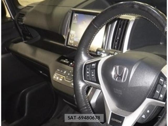 Honda e 2013-09 8278346-2