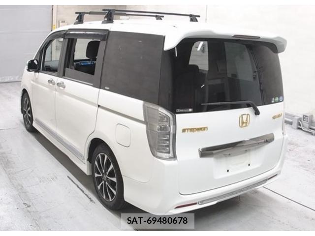 Honda e 2013-09 8278346-4