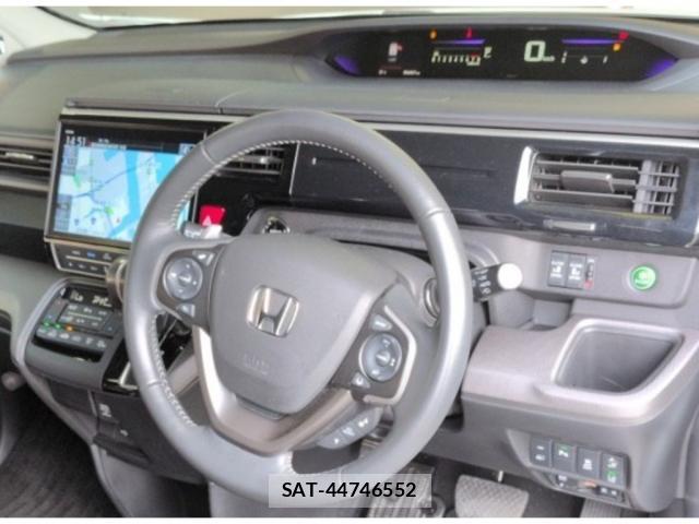 Honda e 2019-09 8278413-2
