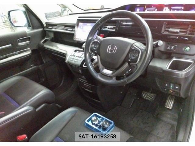 Honda e 2019-11 8278447-2