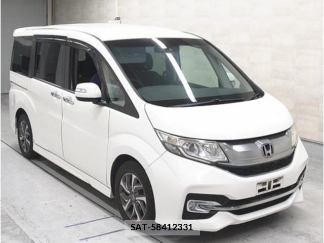 Honda e 2015-08 8278481-3