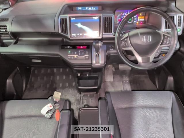Honda e 2013-12 8278506-2
