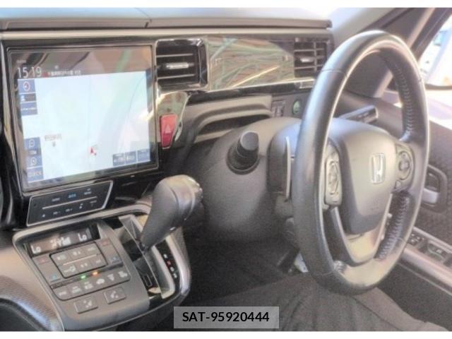 Honda e 2018-11 8278628-2