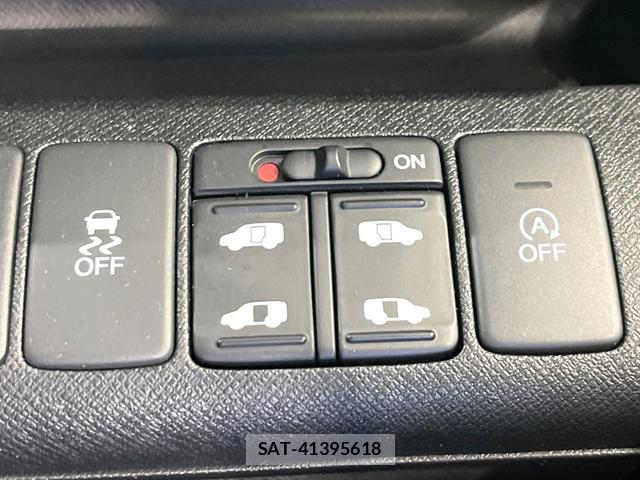 Honda e 2014-03 8279338-3