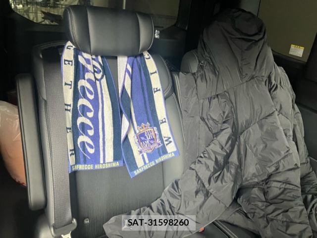 Honda e 2024-07 8279659-11