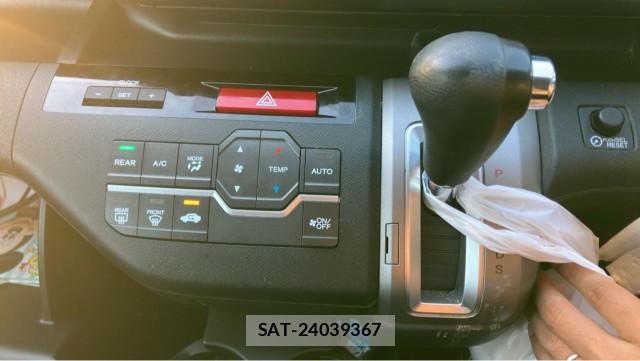 Honda e 2012-03 8280527-14