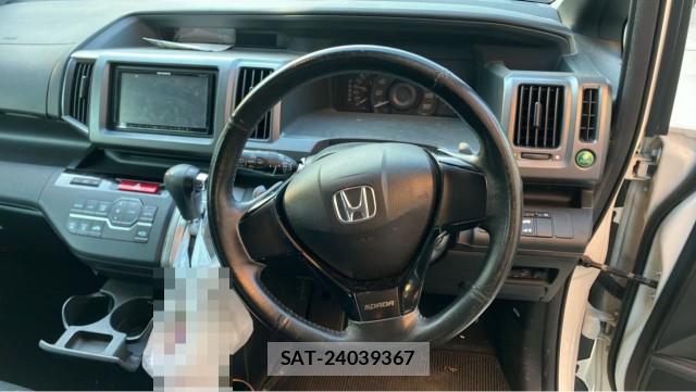 Honda e 2012-03 8280527-16