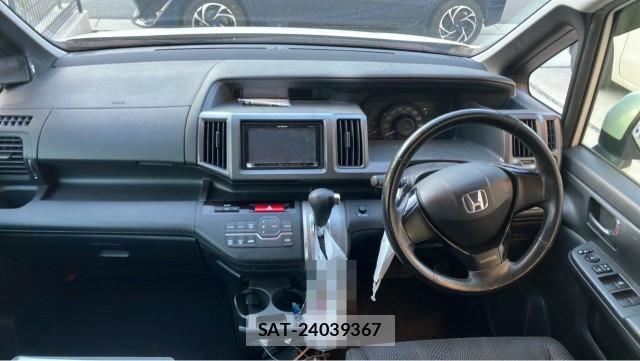 Honda e 2012-03 8280527-2
