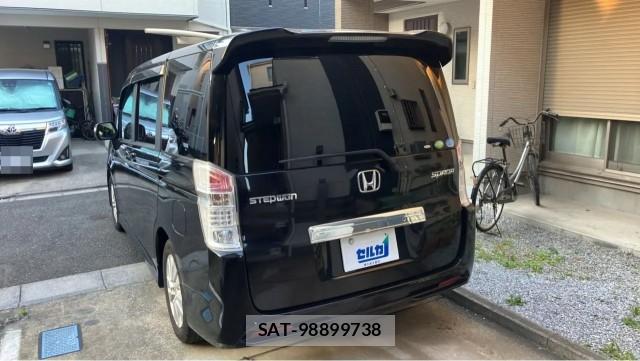 Honda e 2010-06 8280619-13