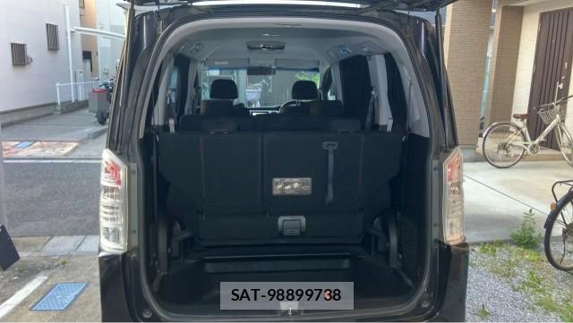 Honda e 2010-06 8280619-17