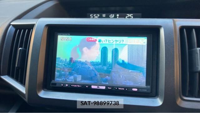Honda e 2010-06 8280619-4