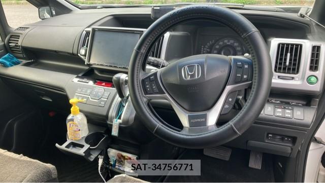 Honda e 2014-03 8280708-2