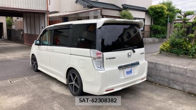Honda e 2010-09 8280858-12