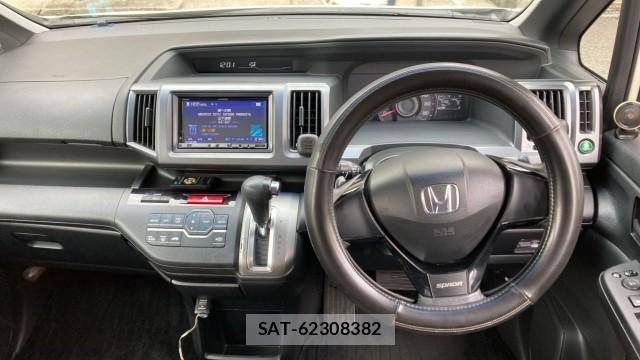 Honda e 2010-09 8280858-16
