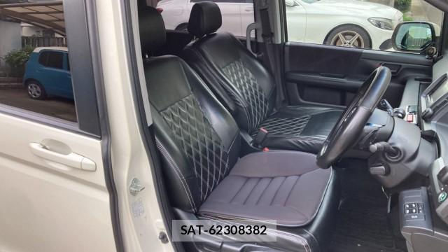 Honda e 2010-09 8280858-5