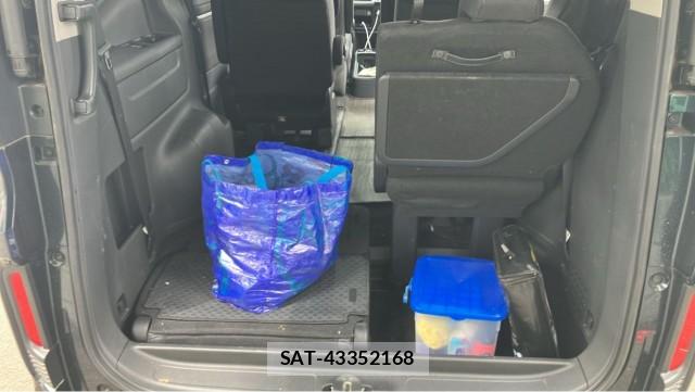 Honda e 2019-10 8280992-17