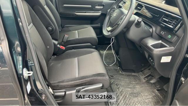 Honda e 2019-10 8280992-5
