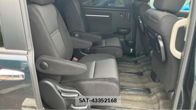 Honda e 2019-10 8280992-6