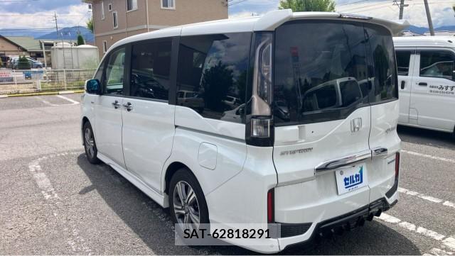 Honda e 2019-07 8281295-13