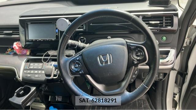 Honda e 2019-07 8281295-16